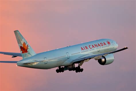 air canada 777 200lr